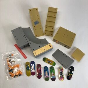 Tech Deck Skateboard 8 Fingerboards, ramps & parts CJ‎ Collins Alien Toy Machine